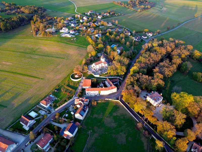 Magnifique église dans la campagne 